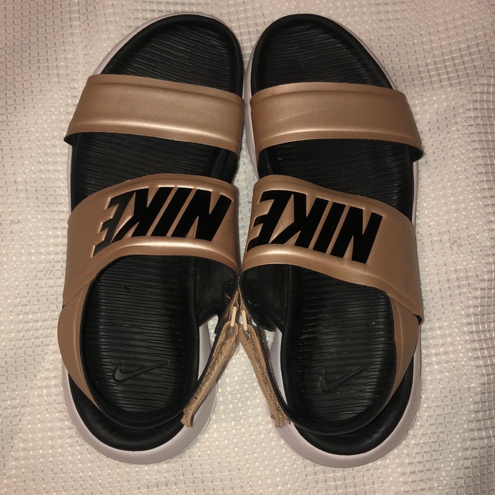 NIKE SANDALS W/ BACK STRAPS